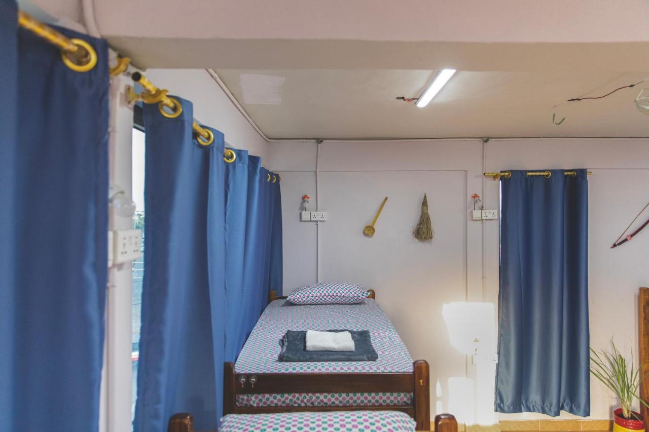 أكرا African Vibrations Hostel Osu المظهر الخارجي الصورة