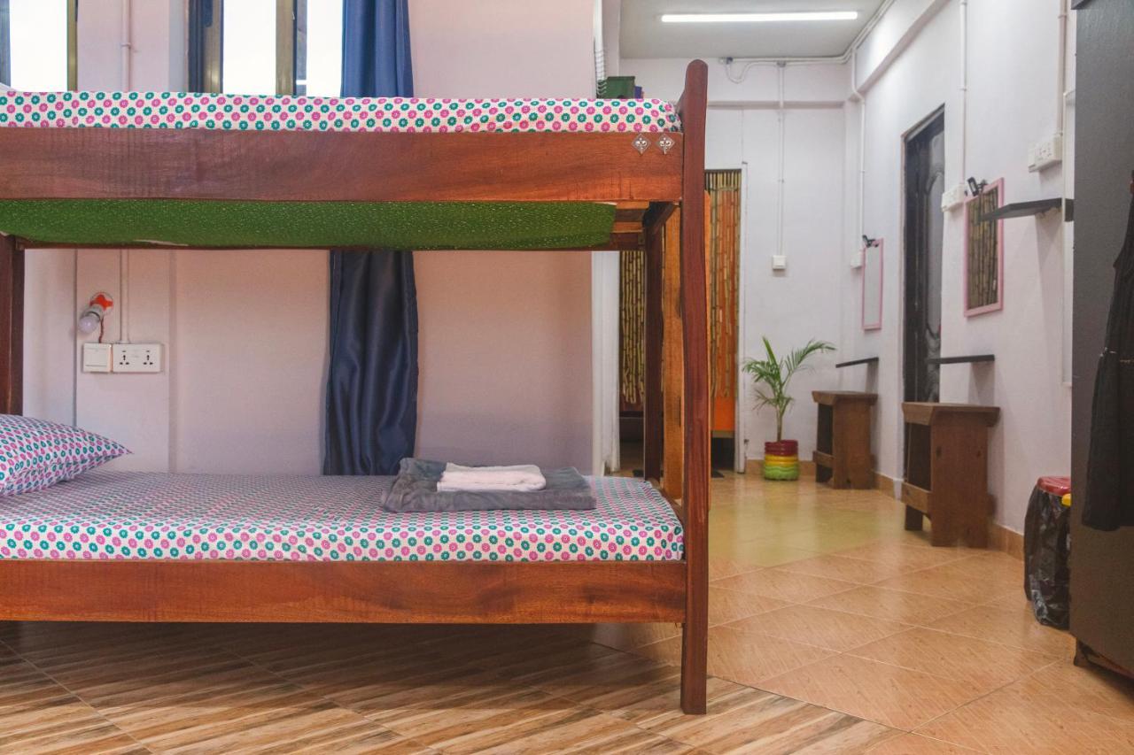 أكرا African Vibrations Hostel Osu المظهر الخارجي الصورة